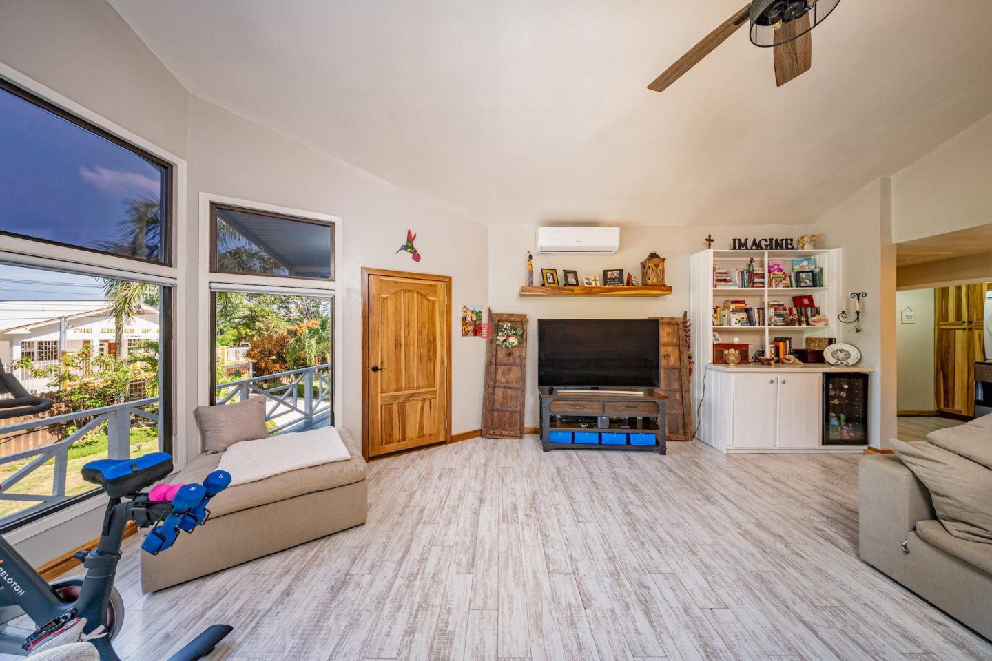 洪都拉斯海湾群岛Roatán的独栋别墅，Casa Seaclusion - 4B/3B Home with Oceanfront Lot，编号76643878