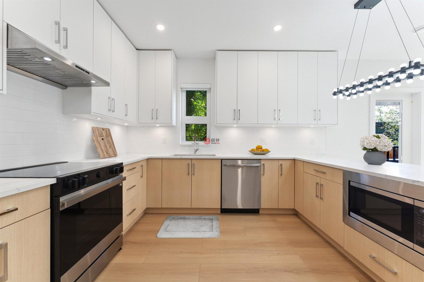 加拿大不列颠哥伦比亚省North Vancouver的公寓,842 St. Denis,编号78525409