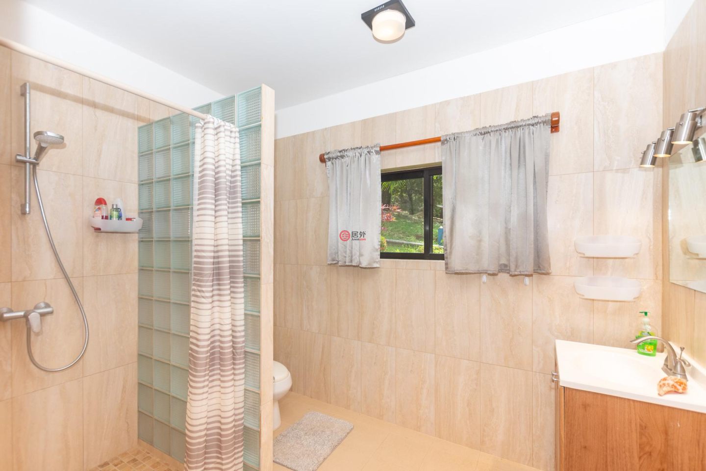 洪都拉斯海湾群岛Roatán的独栋别墅，Modern 2BR Villa in Diamond Hills Resort，编号77143317