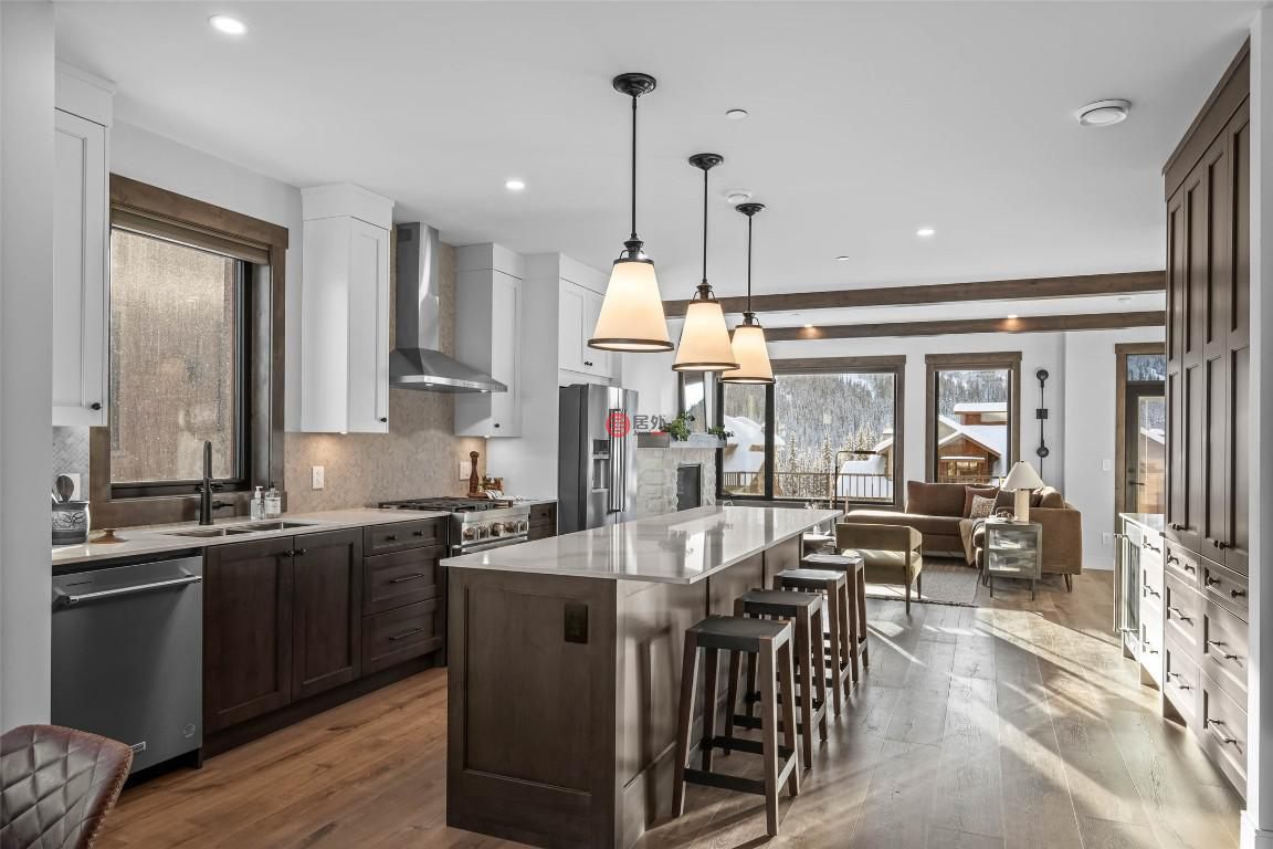 加拿大不列颠哥伦比亚省Sun Peaks的联排别墅，7000 MCGILLIVRAY LAKE，编号75529298