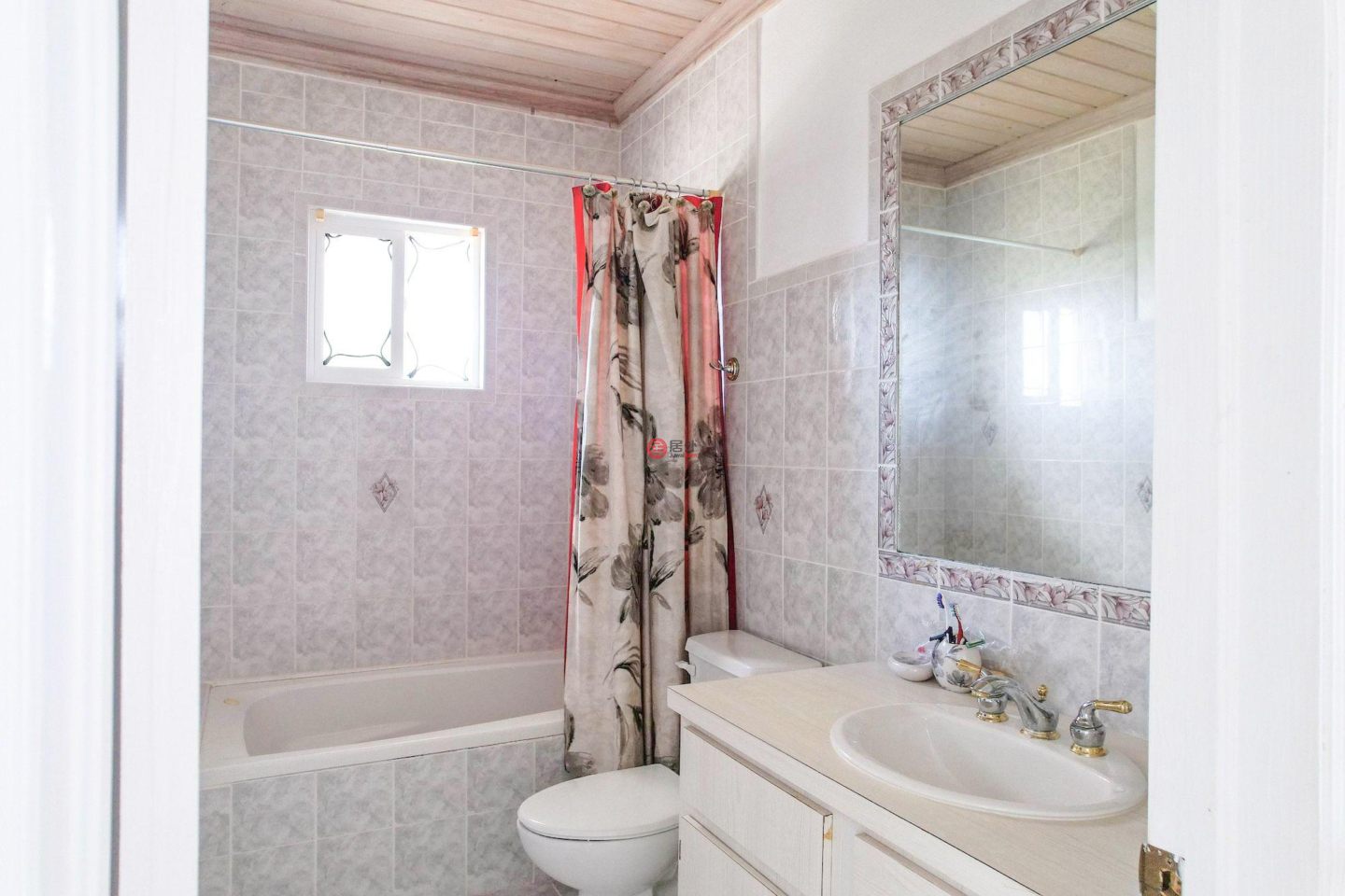 巴哈马Governors Harbour的住宅用地，Beachfront Home & Lot，编号78496141