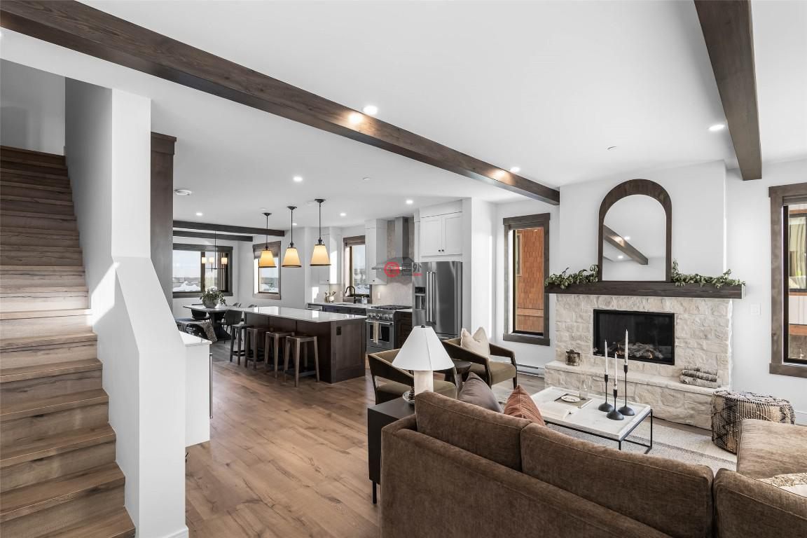 加拿大不列颠哥伦比亚省Sun Peaks的联排别墅，7000 MCGILLIVRAY LAKE，编号75527447