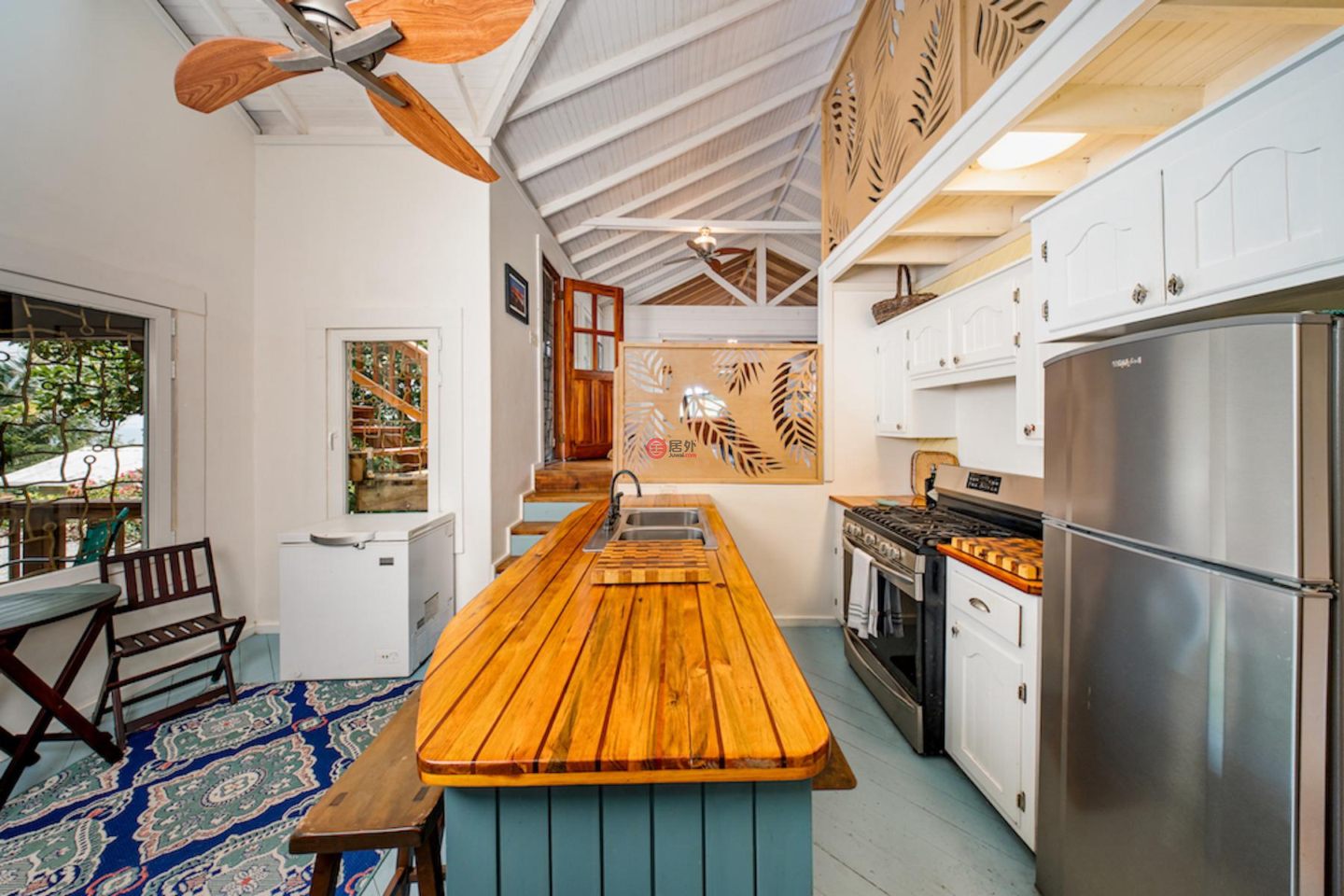 洪都拉斯海湾群岛Roatán的独栋别墅，Island-Style Hillside Haven with Panoramic North Shore Views，编号78473193