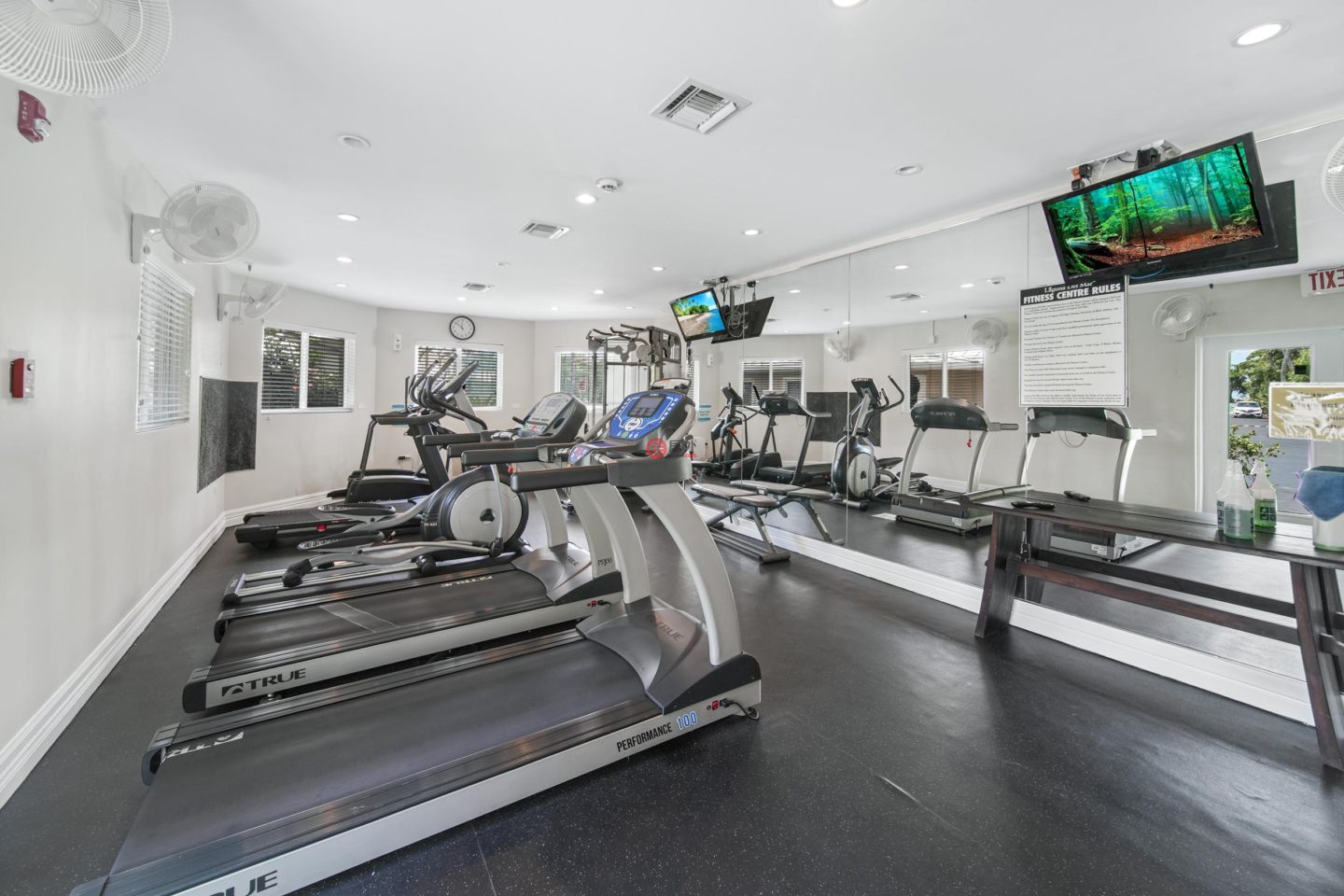 开曼群岛Seven Mile Beach的联排别墅，West Bay Rd Laguna Del Mar 34，编号78395790