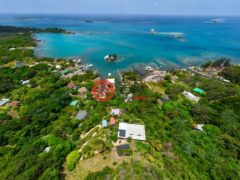 洪都拉斯海湾群岛瓜納哈島的独栋别墅，Ocean View Island Cottage with Boat Dock & Photogenic Views Guanaja，编号78412095