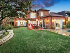 澳大利亚维多利亚州Toorak的独栋别墅，13 Stradbroke Avenue，编号49518544