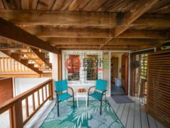 洪都拉斯海湾群岛Roatán的独栋别墅，Island-Style Hillside Haven with Panoramic North Shore Views，编号78473193