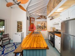 洪都拉斯海湾群岛Roatán的独栋别墅，Island-Style Hillside Haven with Panoramic North Shore Views，编号78473193