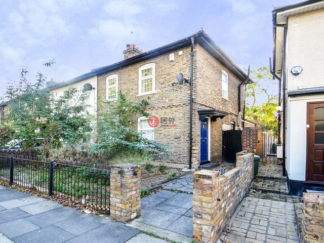 英国伦敦2卧2卫的联排别墅