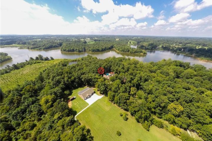 美国兰德尔曼4卧5卫的独栋别墅