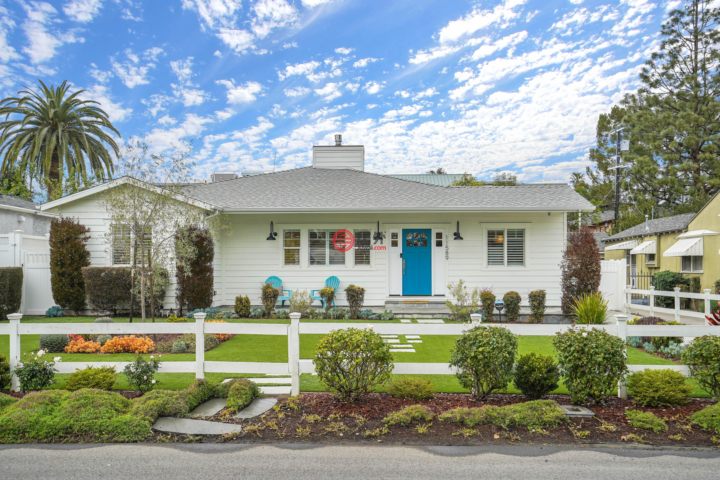 美国valley village4卧2卫的公寓