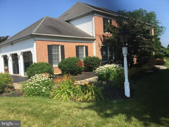 美国兰开斯特4卧3卫的独栋别墅